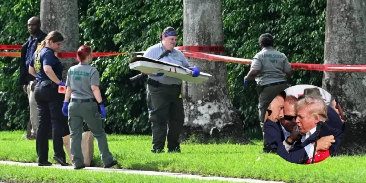 Authorities combing the scene at Trump’s Florida golf course after the Trump shocking assassination attempt 2024, with investigators searching for evidence near the club