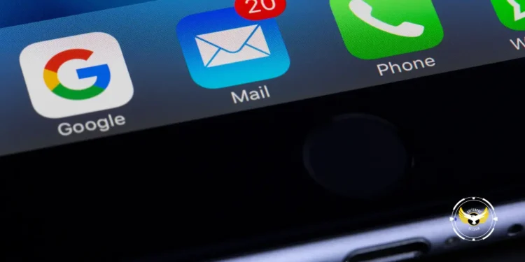 Close-up of messaging and communication apps on a phone, illustrating the FBI's secure messaging apps warning amid rising cyber threats