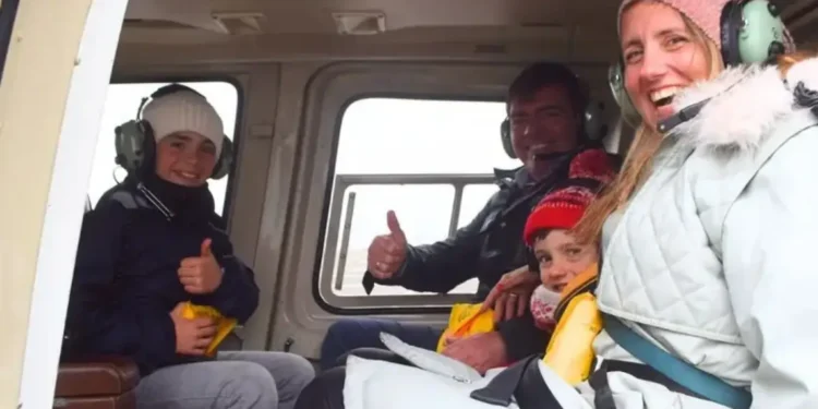 Helicopter crash kills Siemens executive during NYC tour: Family photo taken before the crash