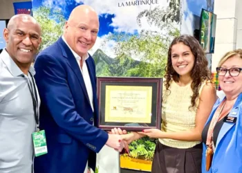 Martinique airlift highlighted as officials present Best Booth Activation award in Fort Lauderdale