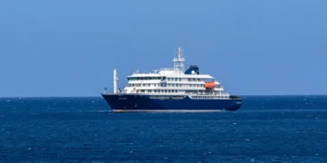 MV Hondius expedition cruise ship at sea during hantavirus outbreak.