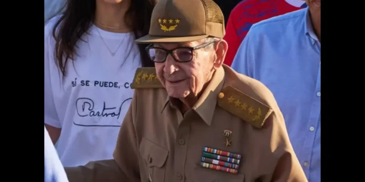 Raúl Castro wearing a Cuban military uniform with four-star insignia and service medals at a public event in Cuba.