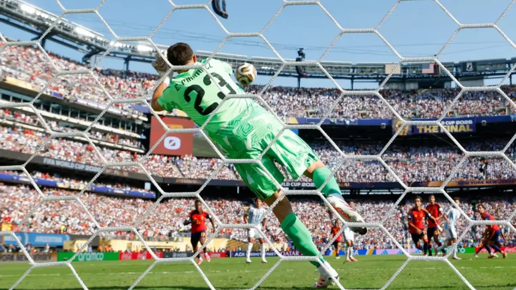 Emiliano Martínez makes a save during the 2026 FIFA World Cup Final between Argentina and Spain.